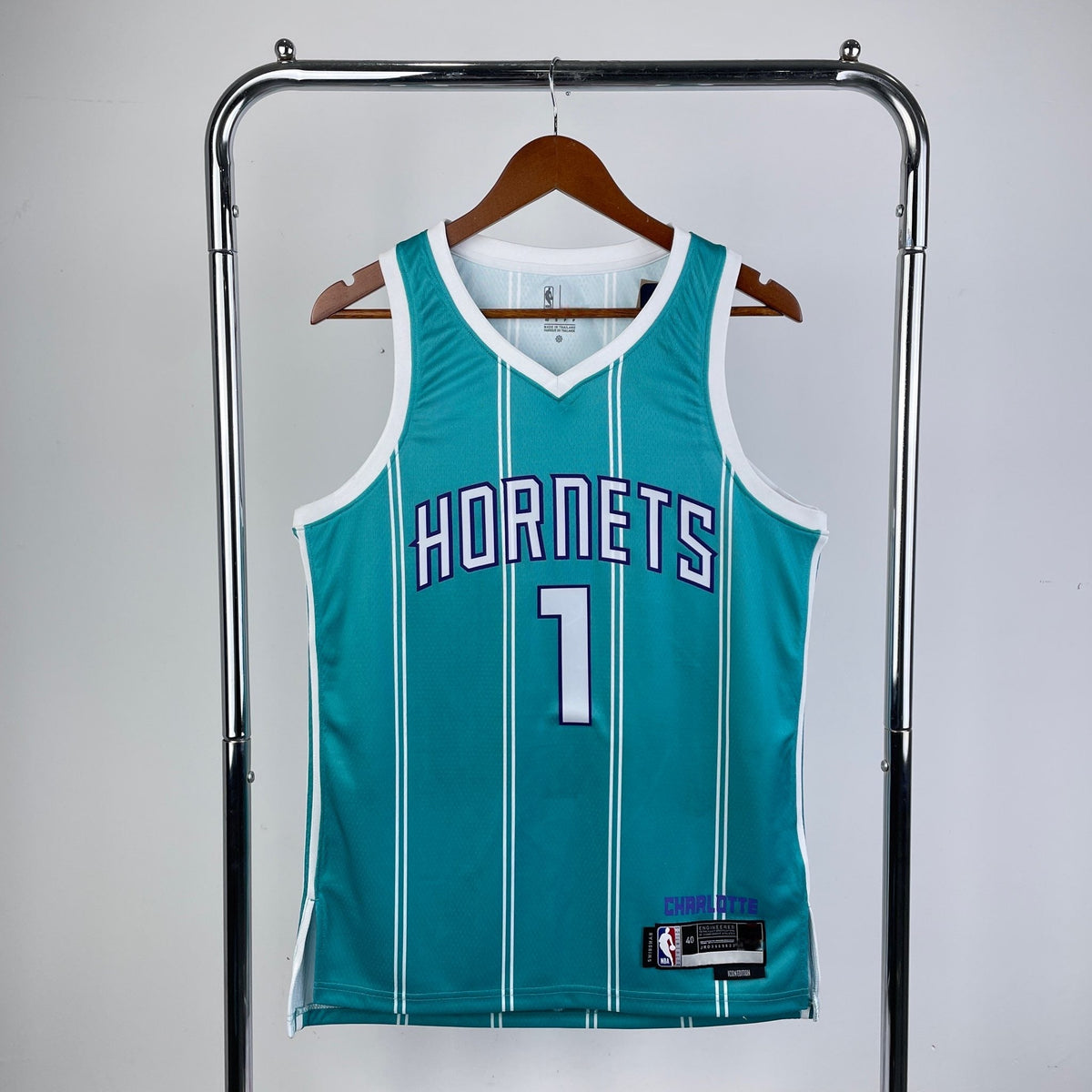 Charlotte Hornets Icon (Current) - Lamelo Ball #1