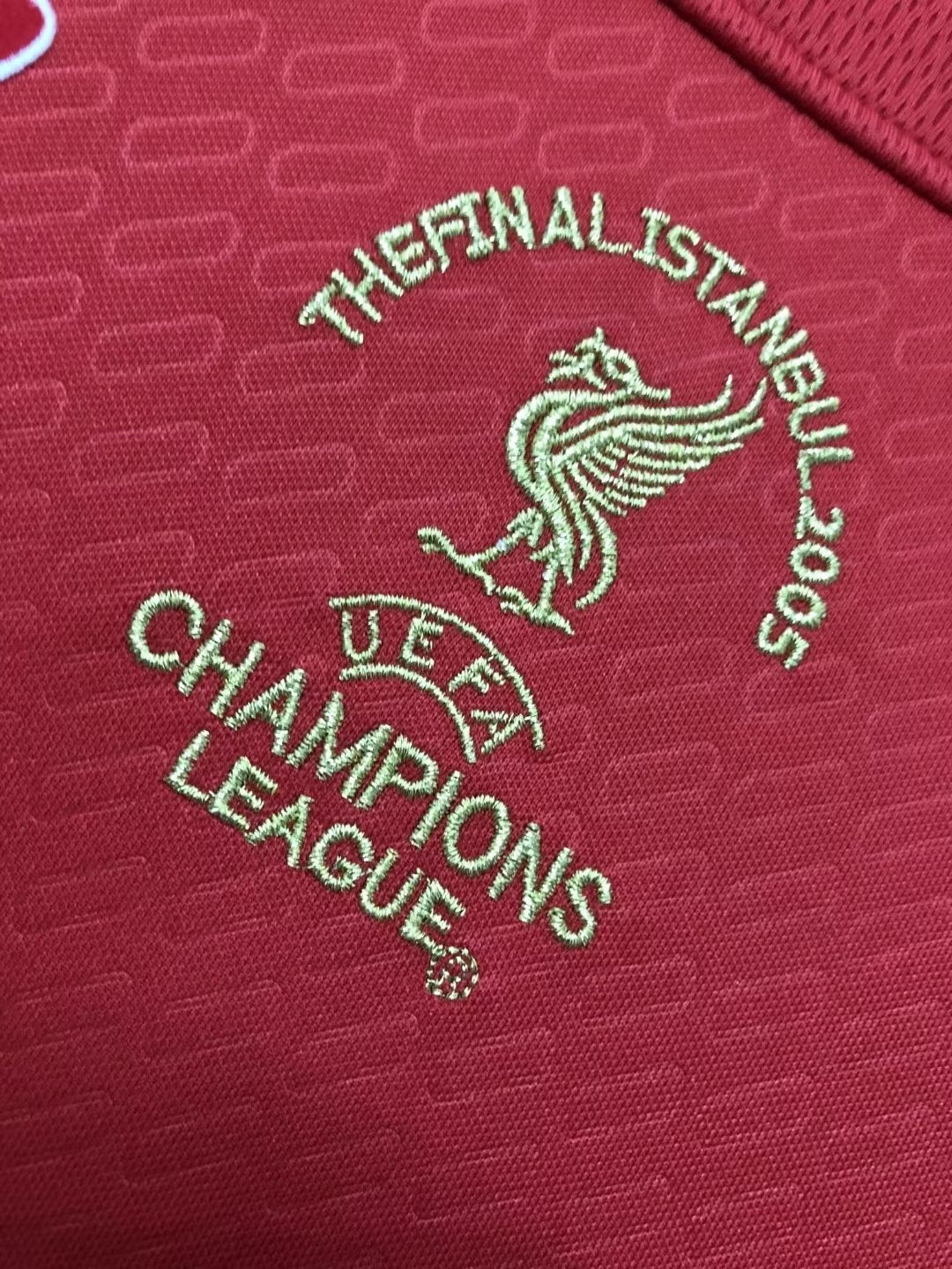 Man's Retro Jersey Liverpool Team - 2004/05