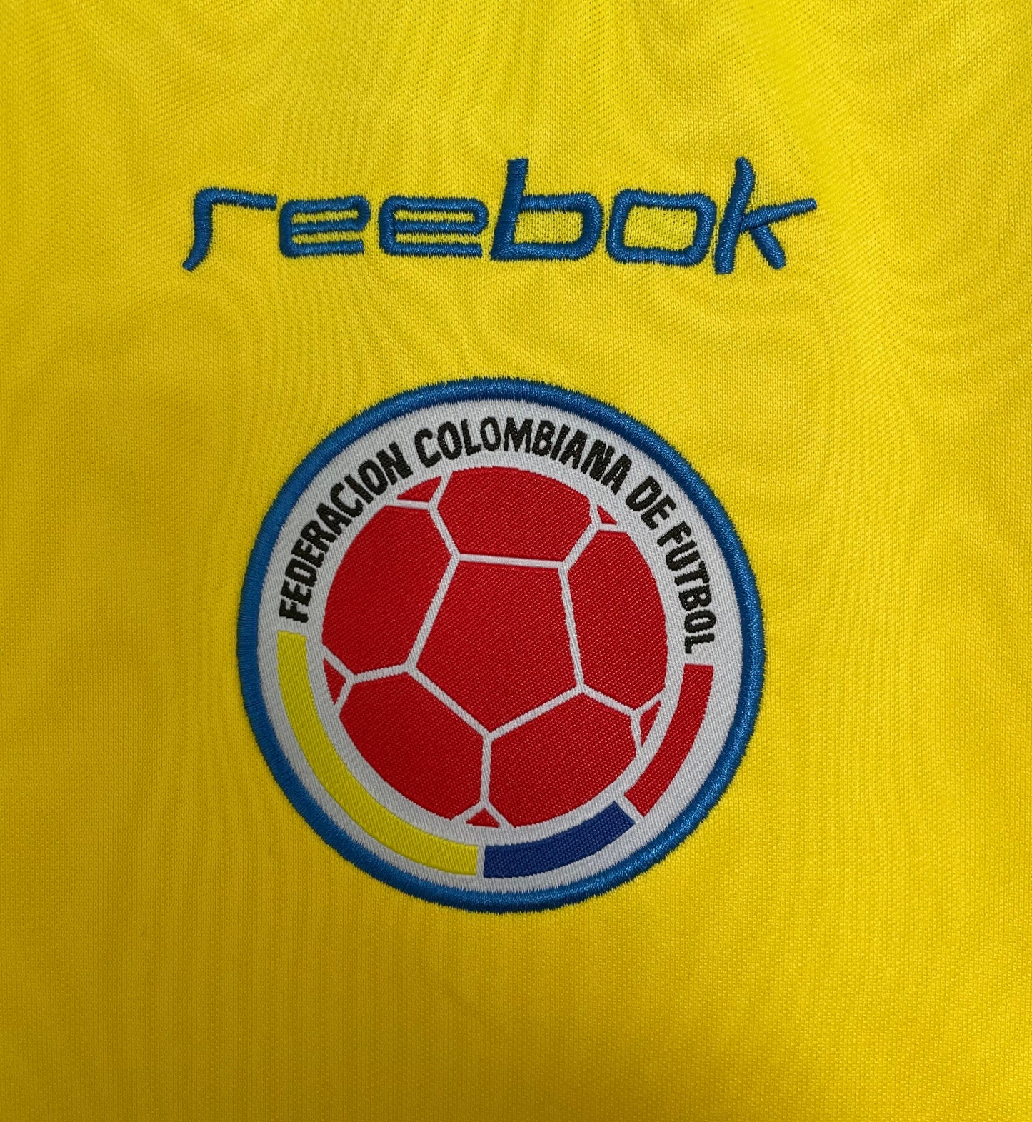 Man's Retro Jersey Colombia National Team - 2001