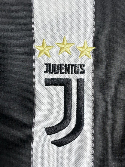 Man's Retro Jersey Juventus Team Home - 2017/18