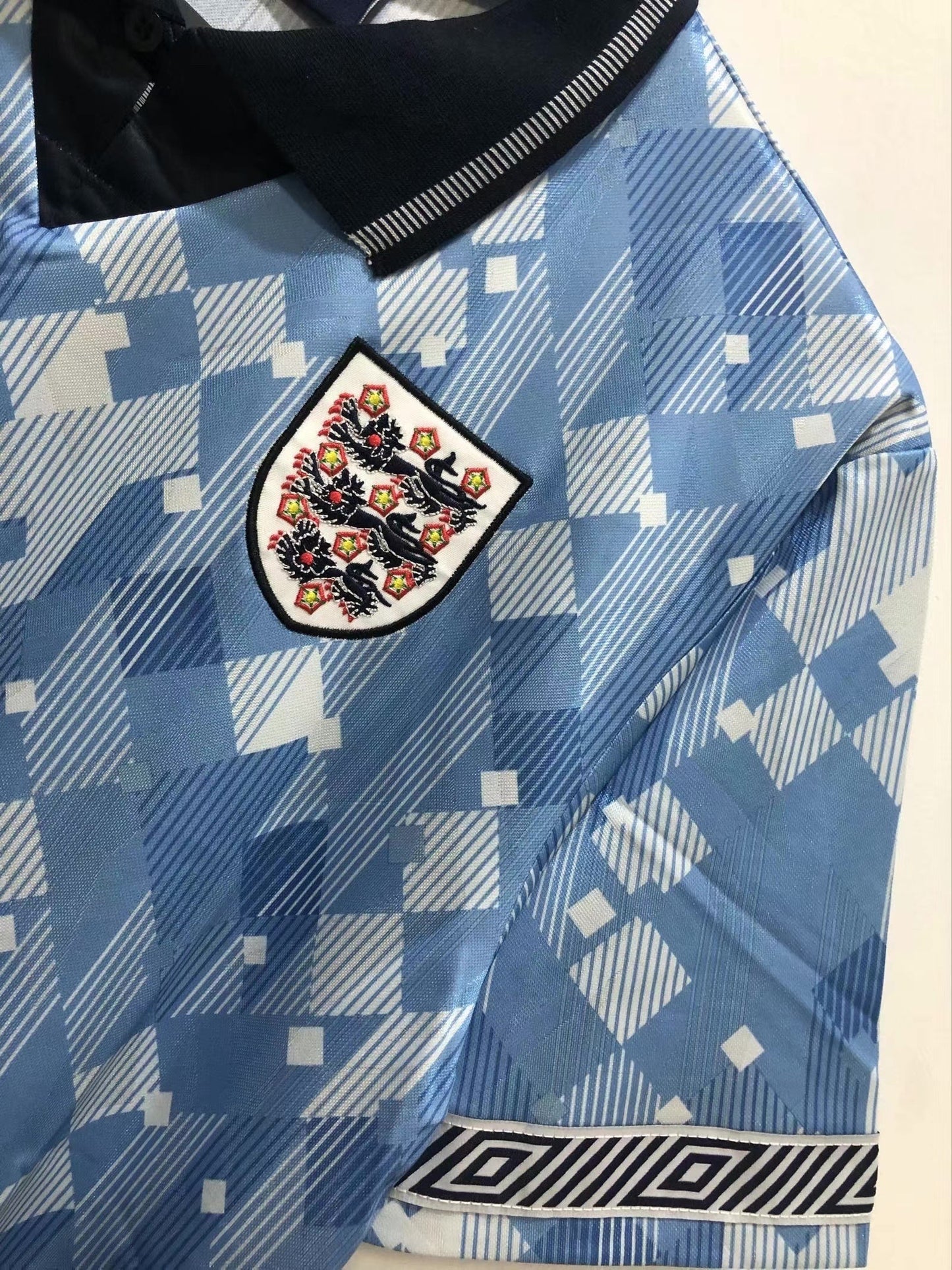 Man's Retro Jersey England National Team Blue - 1990