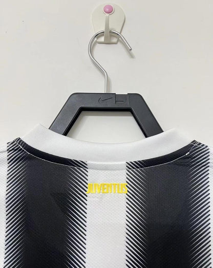 Man's Retro Jersey Juventus Team Home - 2011/12