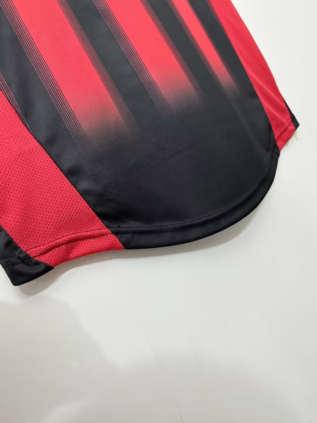 Man's Retro Jersey Milan Team - 2004/05