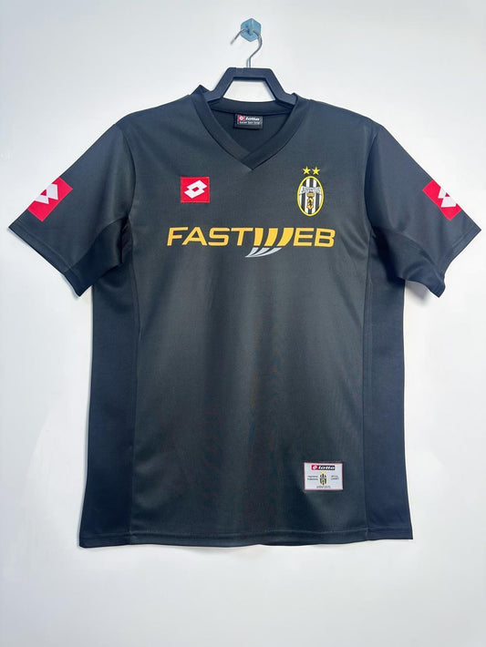 Man's Retro Jersey Juventus Team Away - 2001/02