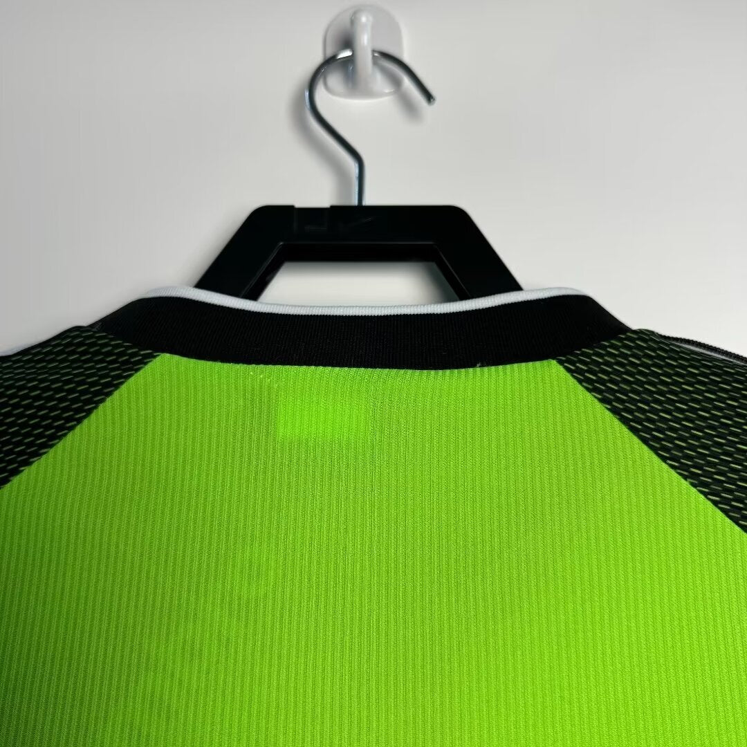 Man's Retro Long Sleeve Manchester United Team Green GK - 1998/1999