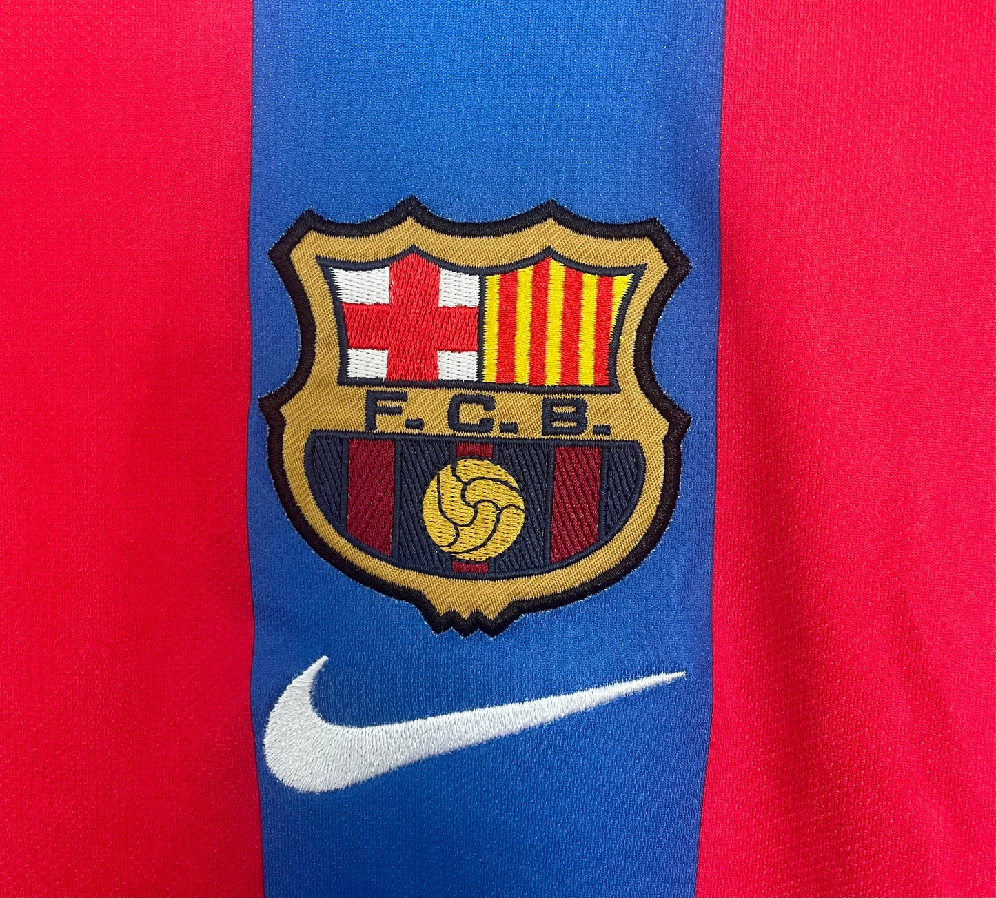 Man's Retro Jersey Barcelona Team Home - 2001/02