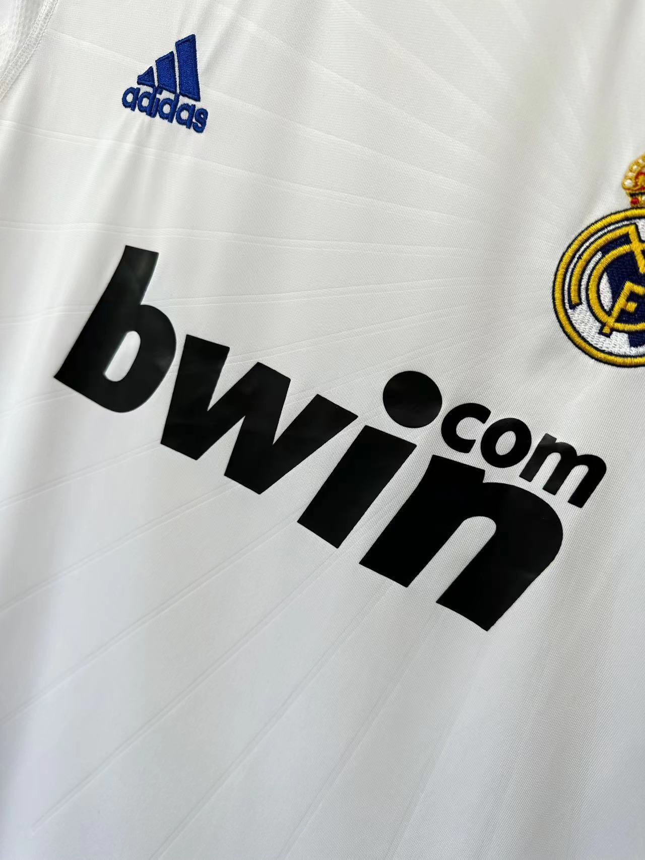 Man's Retro Jersey Real Madrid Team - 2010/11