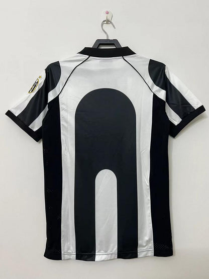 Man's Retro Jersey Juventus Team Home - 1997/98