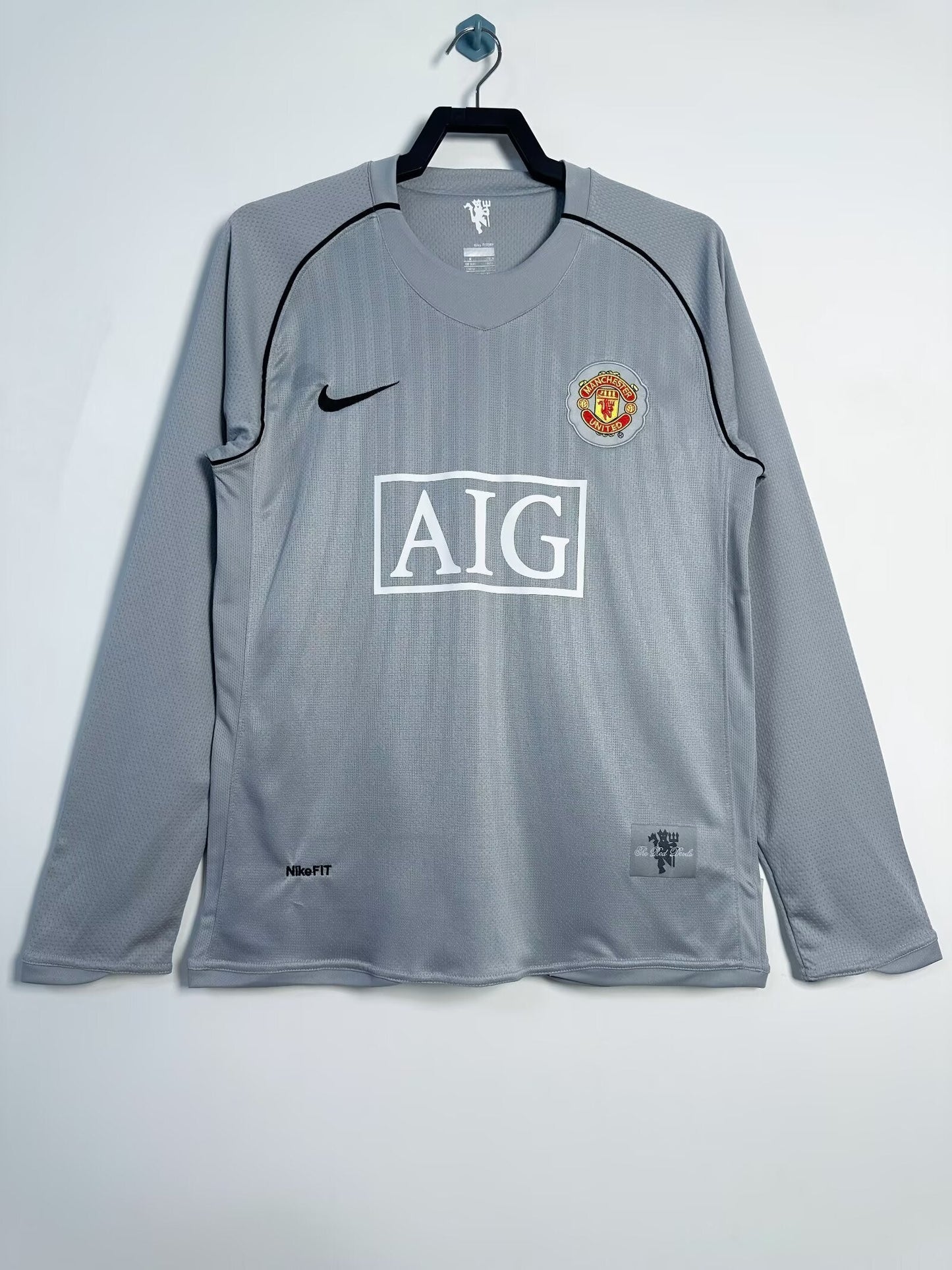 Man's Retro Long Sleeve Manchester United Team Grey GK - 2007/08