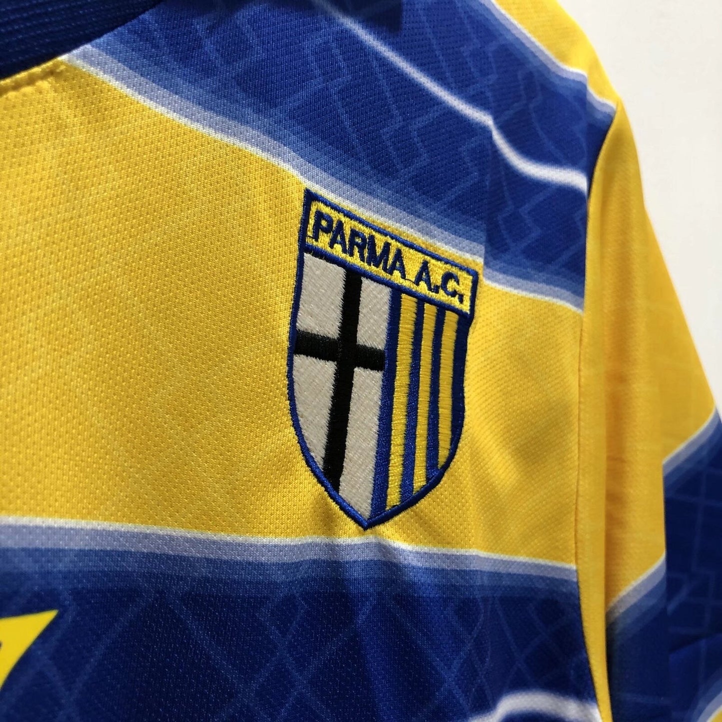 Man's Retro Jersey Parma Calcio Team Home - 1998/99