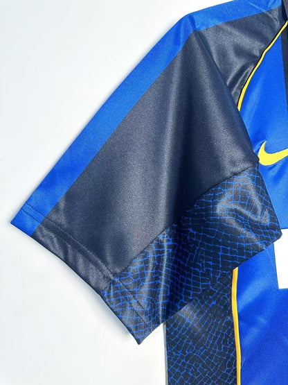 Man's Retro Jersey Internazionale Milano Team Home - 2001/02