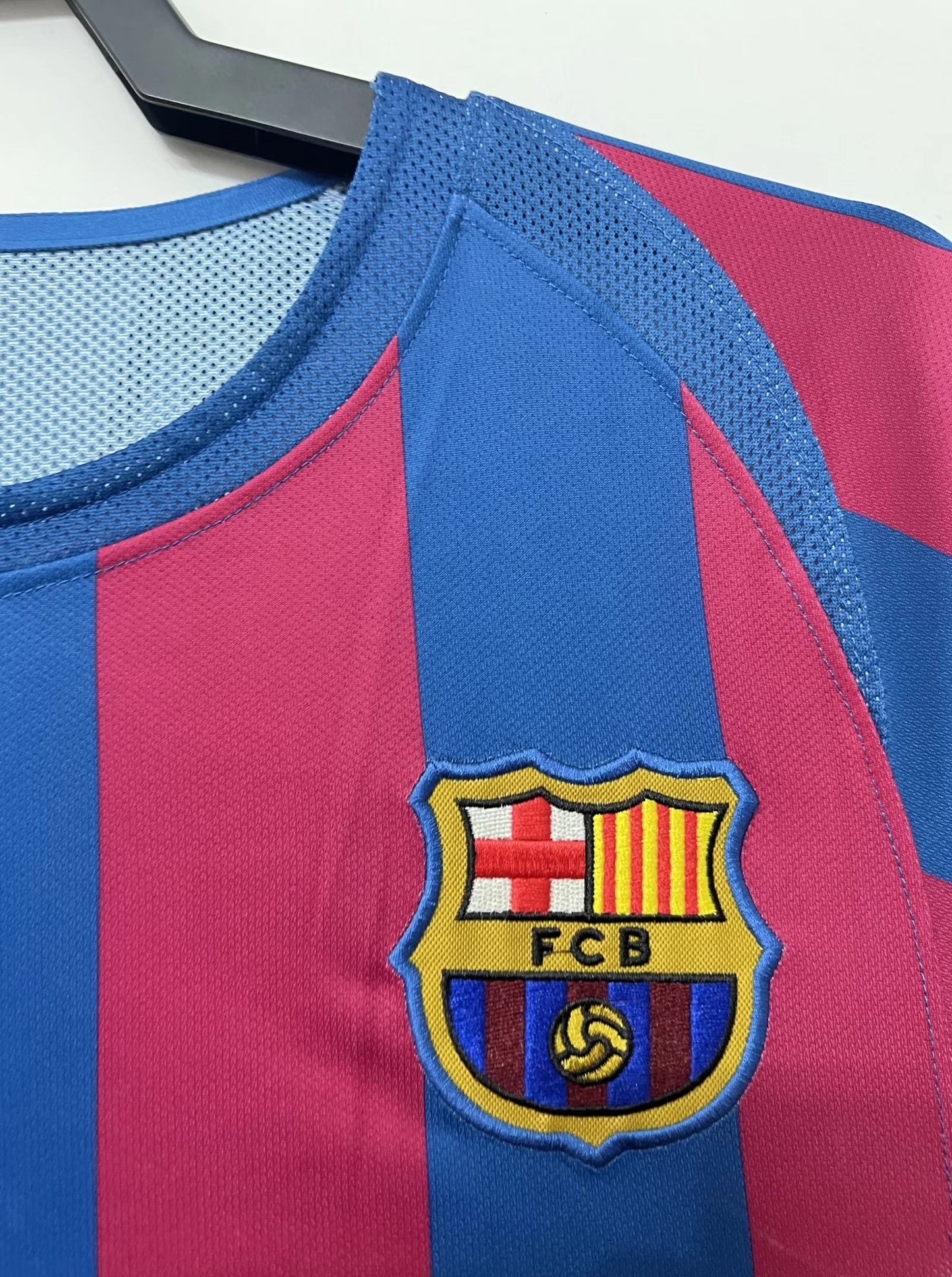 Man's Retro Long Sleeve Barcelona Team - 2005/06