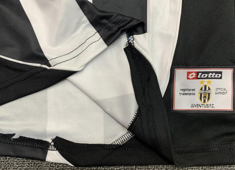 Man's Retro Jersey Juventus Team Home - 2002/03