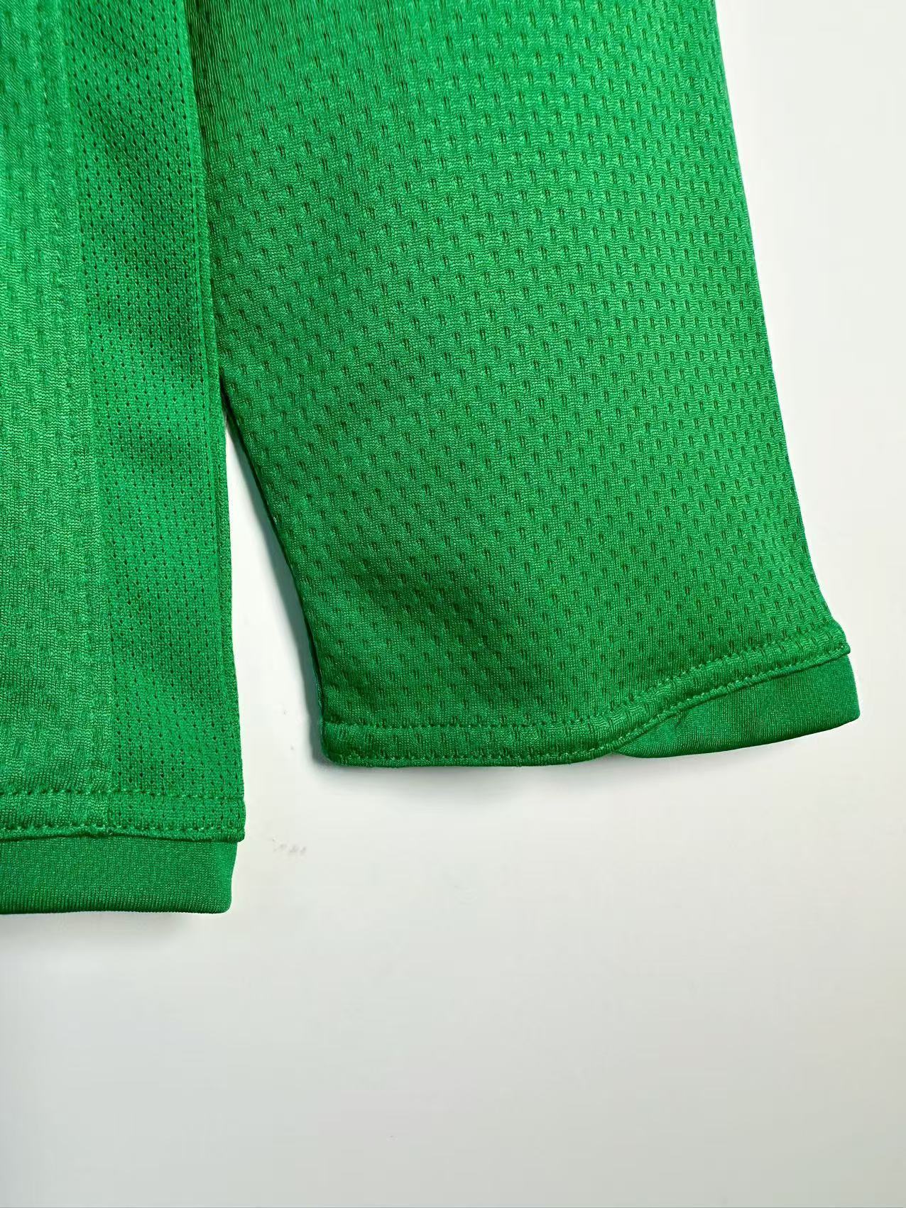 Man's Retro Long Sleeve Manchester United Team Green GK - 2007/08