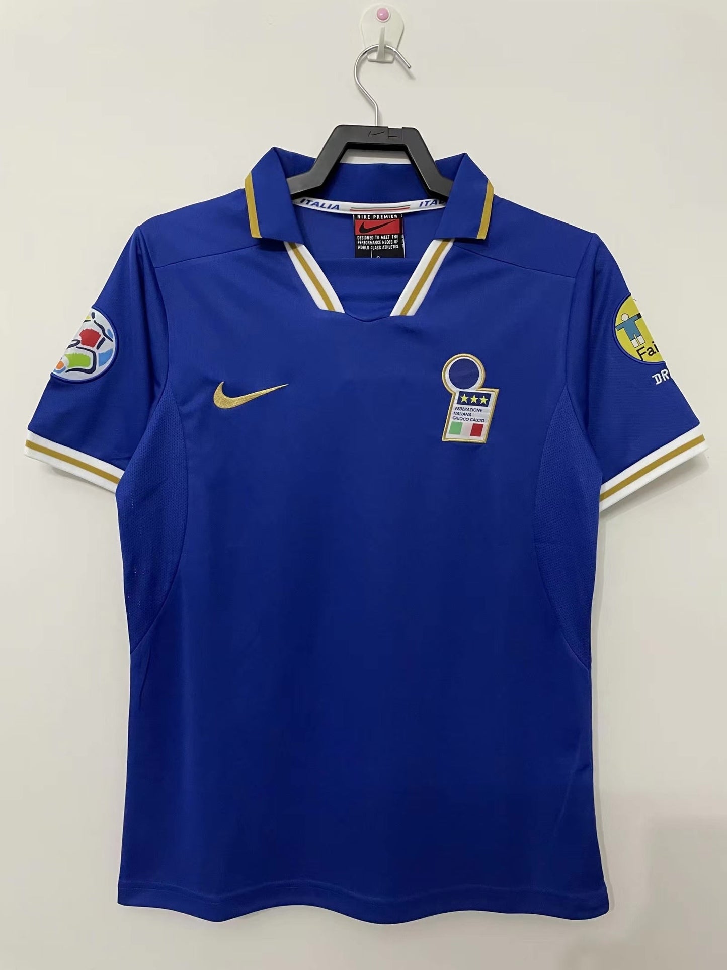 Man's Retro Jersey Italy National Team - 1996