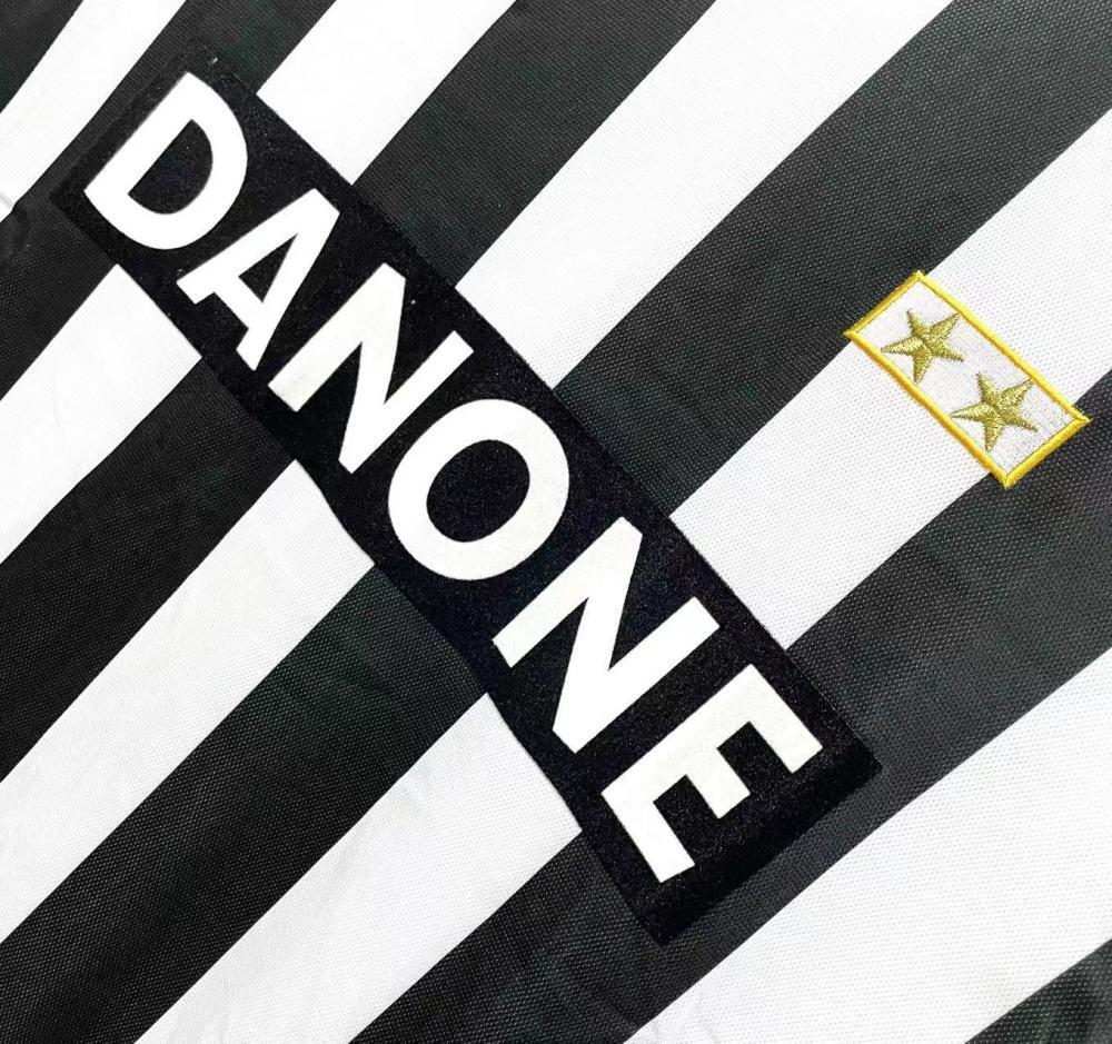 Man's Retro Jersey Juventus Team Home - 1992/94