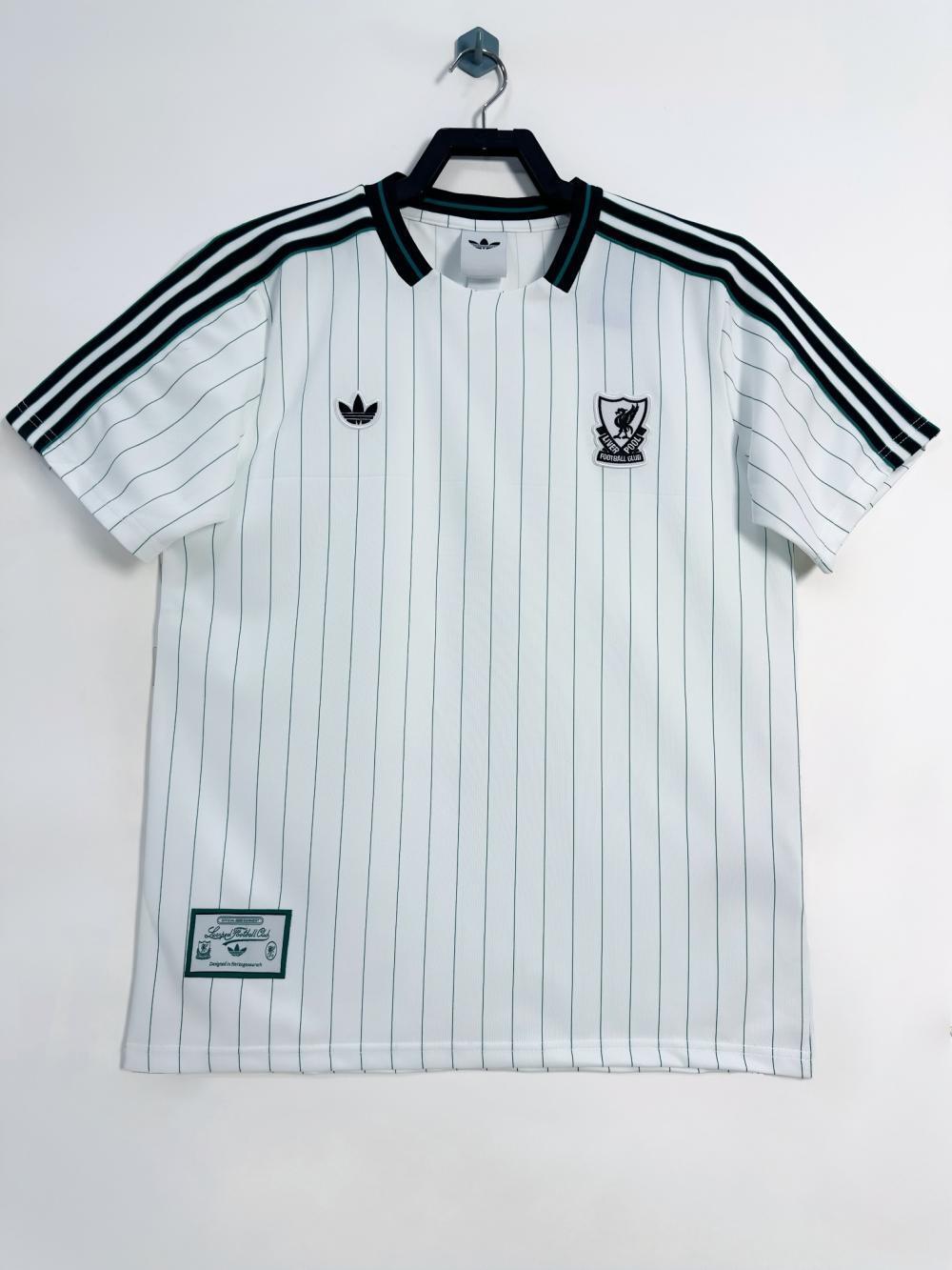 Man's Jersey Retro Liverpool White - 2025/2026